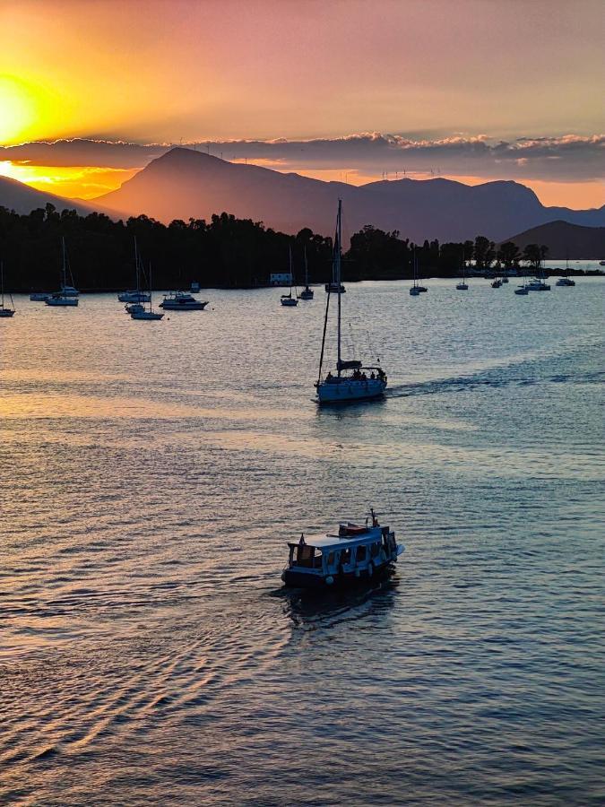 The Manessi City Boutique Hotel Poros Town 外观 照片