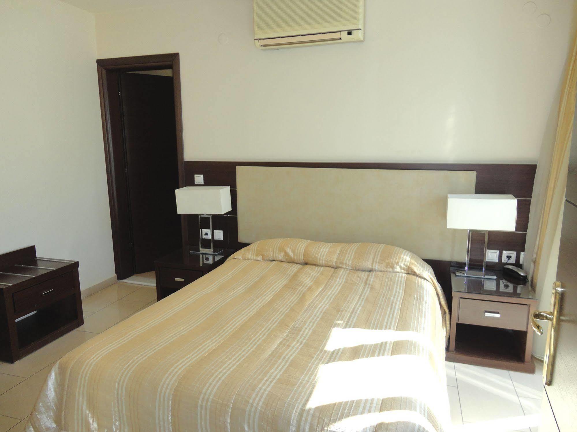 The Manessi City Boutique Hotel Poros Town 外观 照片