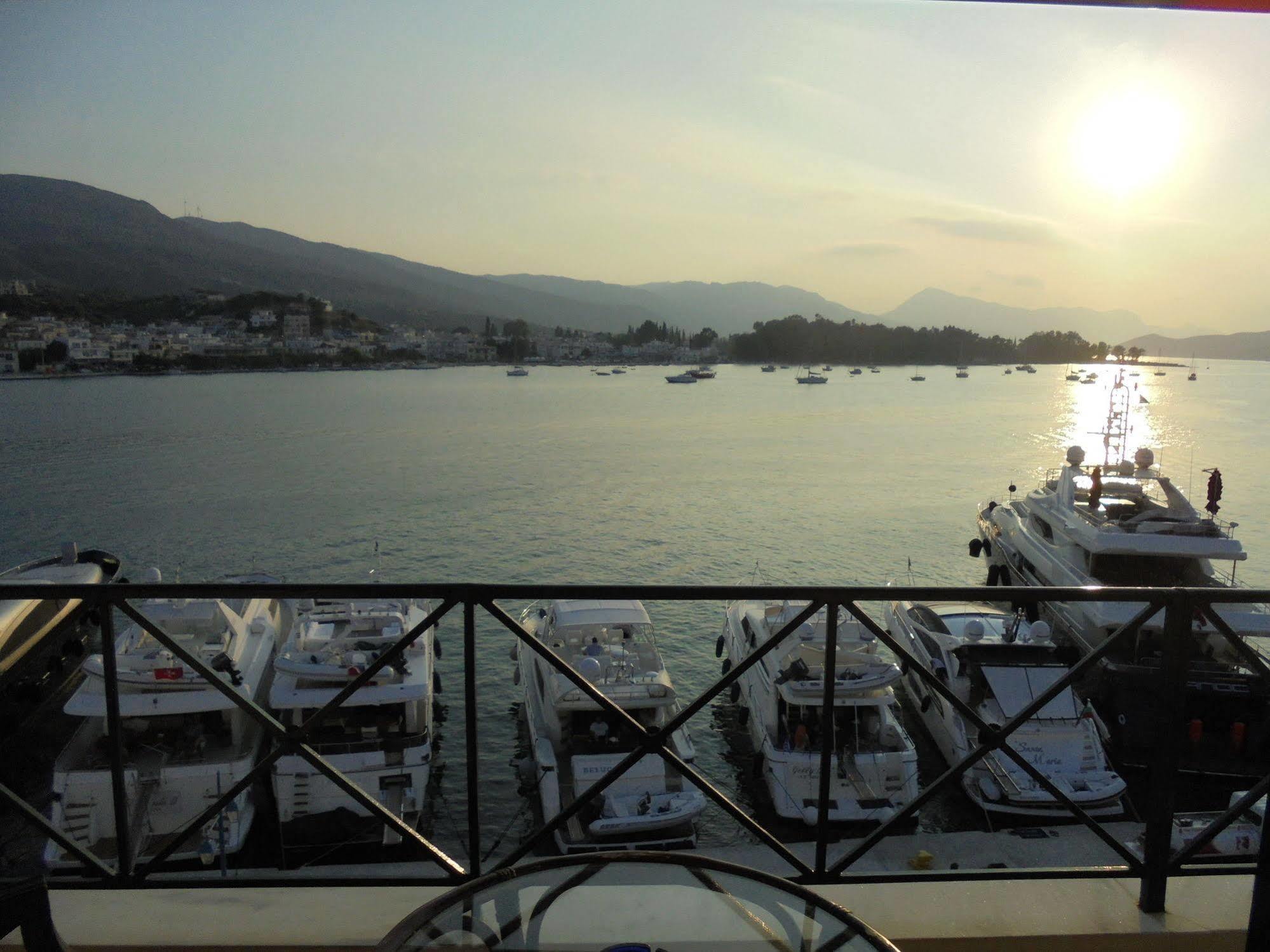 The Manessi City Boutique Hotel Poros Town 外观 照片