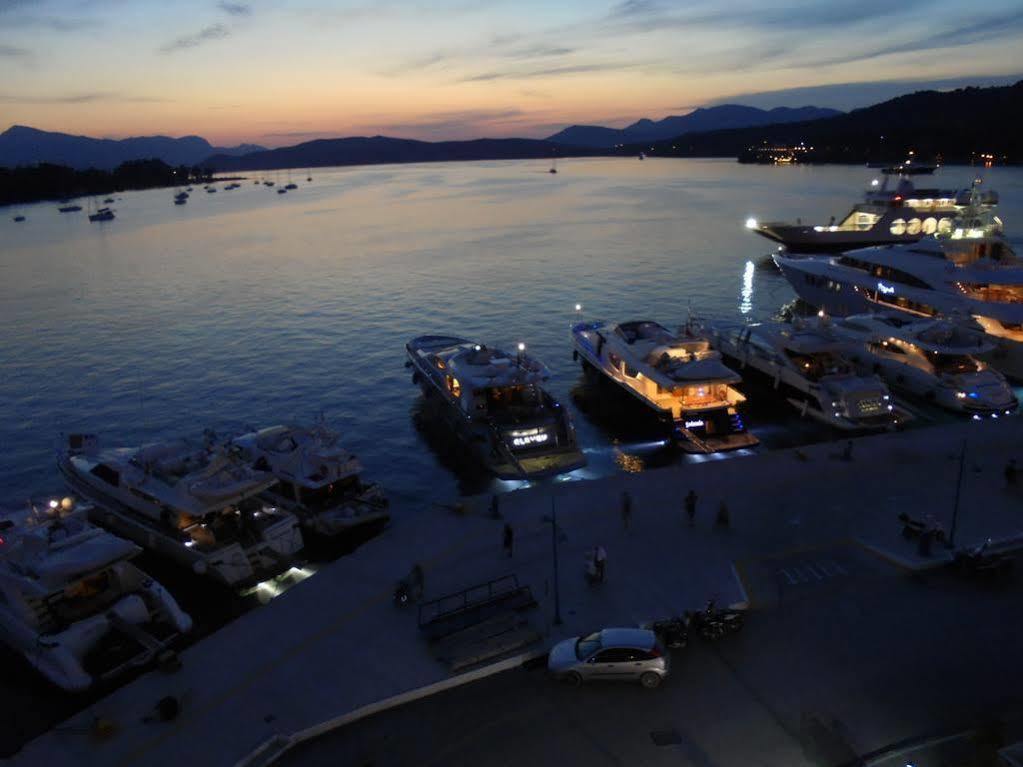 The Manessi City Boutique Hotel Poros Town 外观 照片